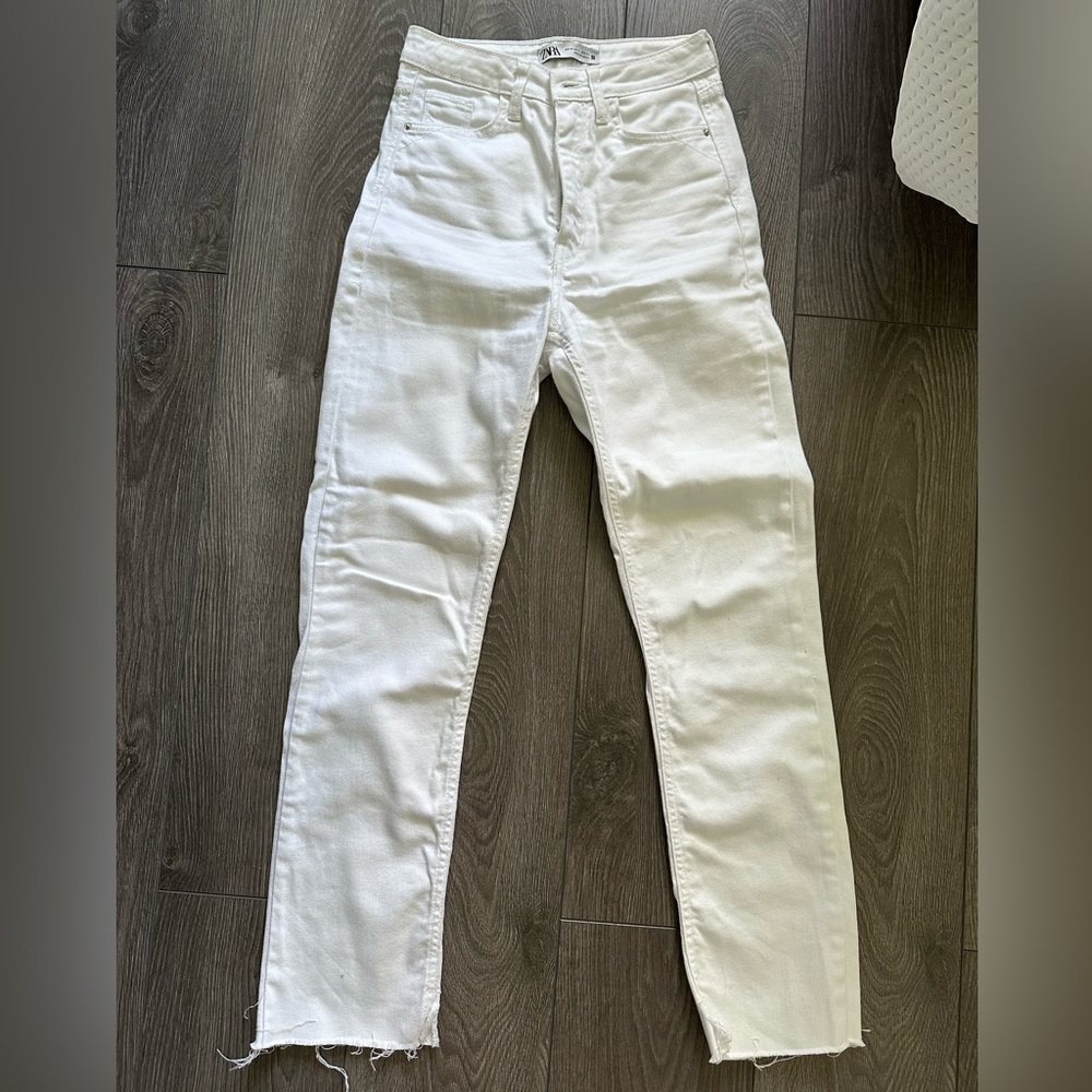 White Zara jeans